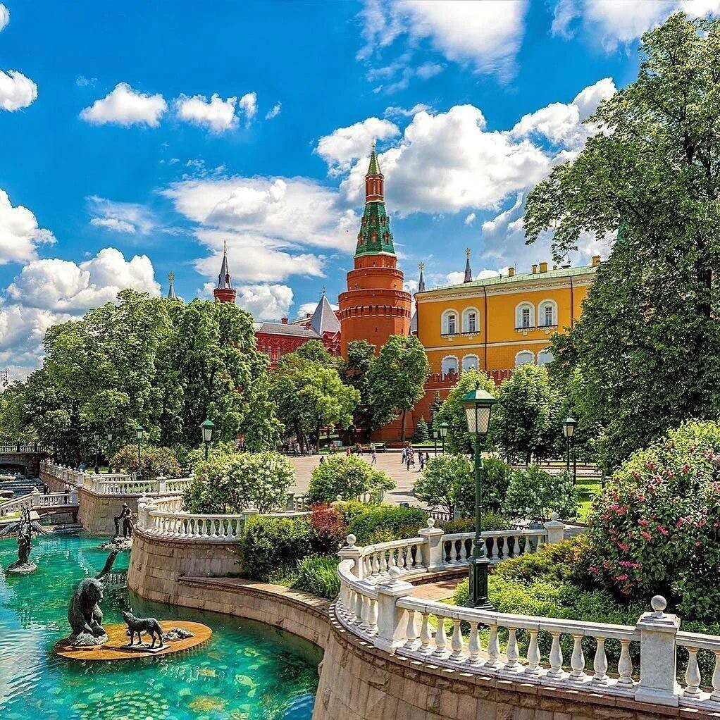 Александровский сад Москва