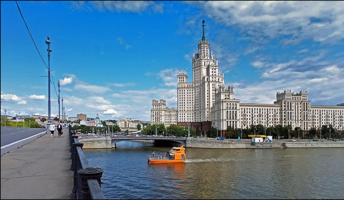 Устьинская набережная москва