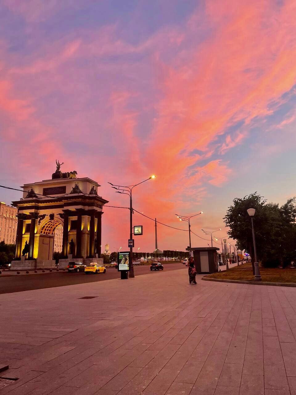 сегодняшний закат в москве