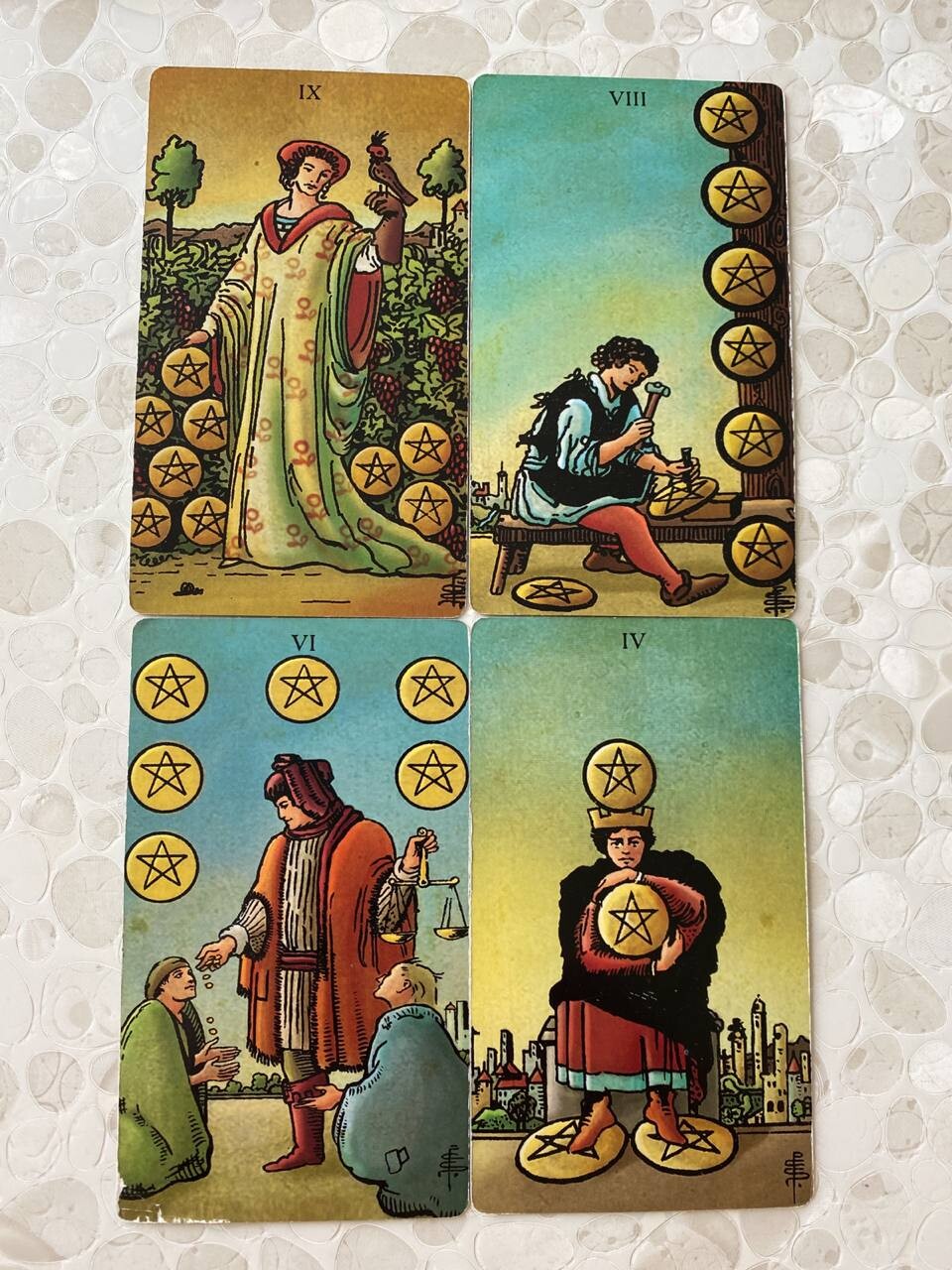 Придворные карты таро. Пентакли 10 да или нет в таро. Пентакли 10 да или нет в таро. Пентакли масть таро. Семерка пентаклей таро уэйта.