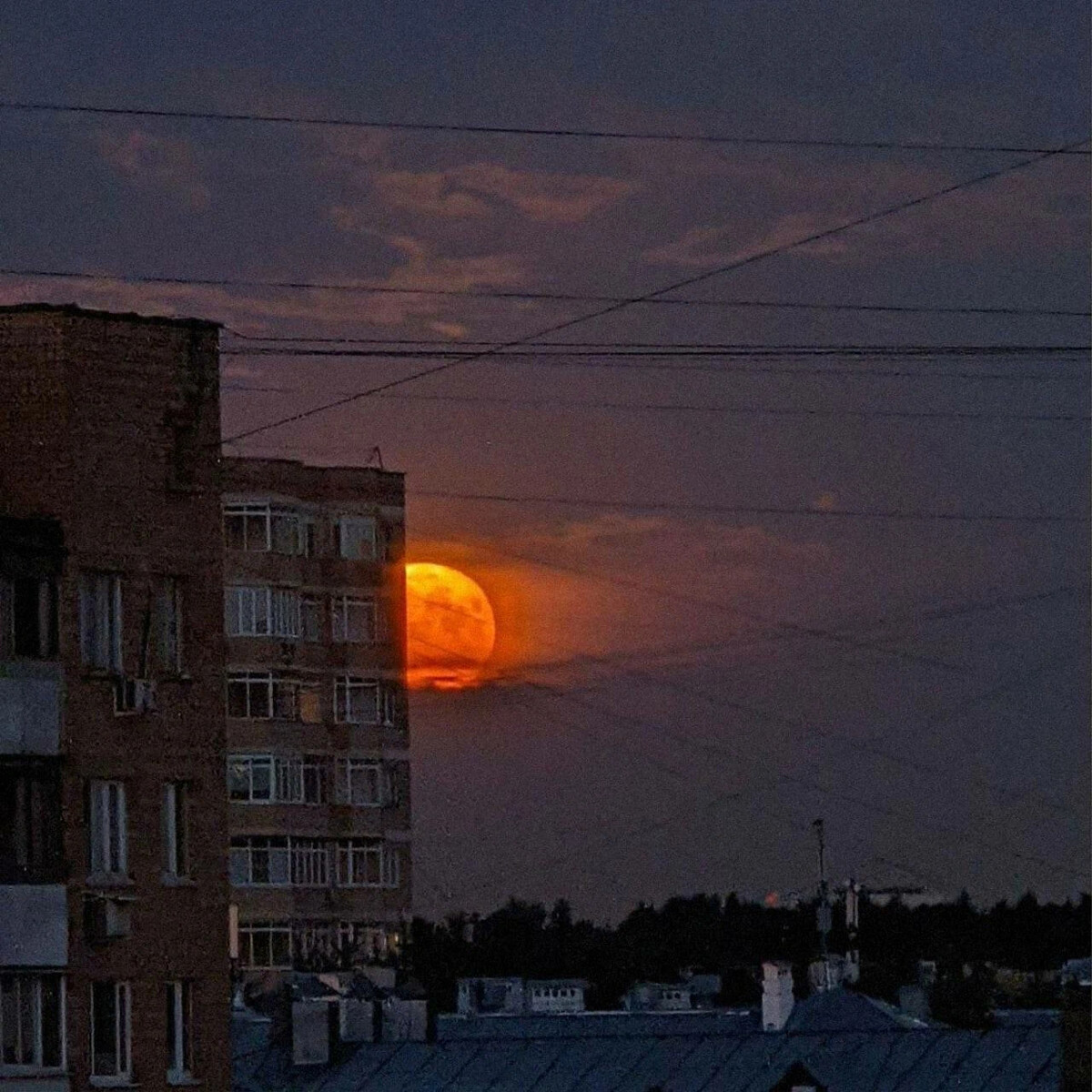 луна вчера ночью над москвой