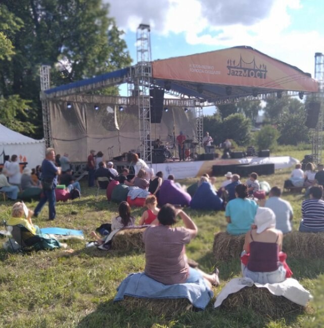 Фестиваль в суздале. Блюз байк фестиваль в суздале. Суздаль фестиваль 2023. Джаз мост суздаль 2024. Блюз фестиваль в суздале.