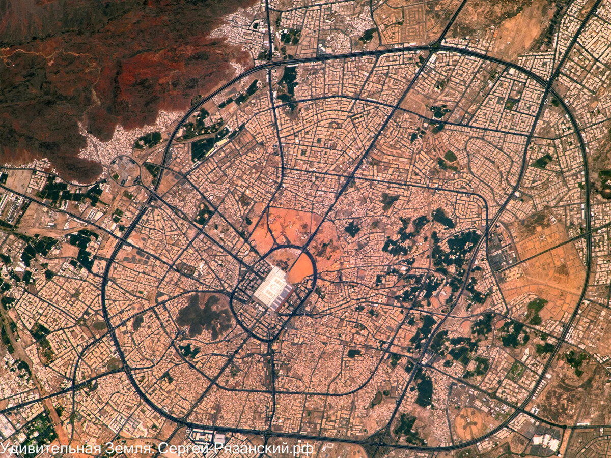 Карта Мекка со спутника. Снимки из космоса. Саудовская Аравия из космоса. Медина с космоса.
