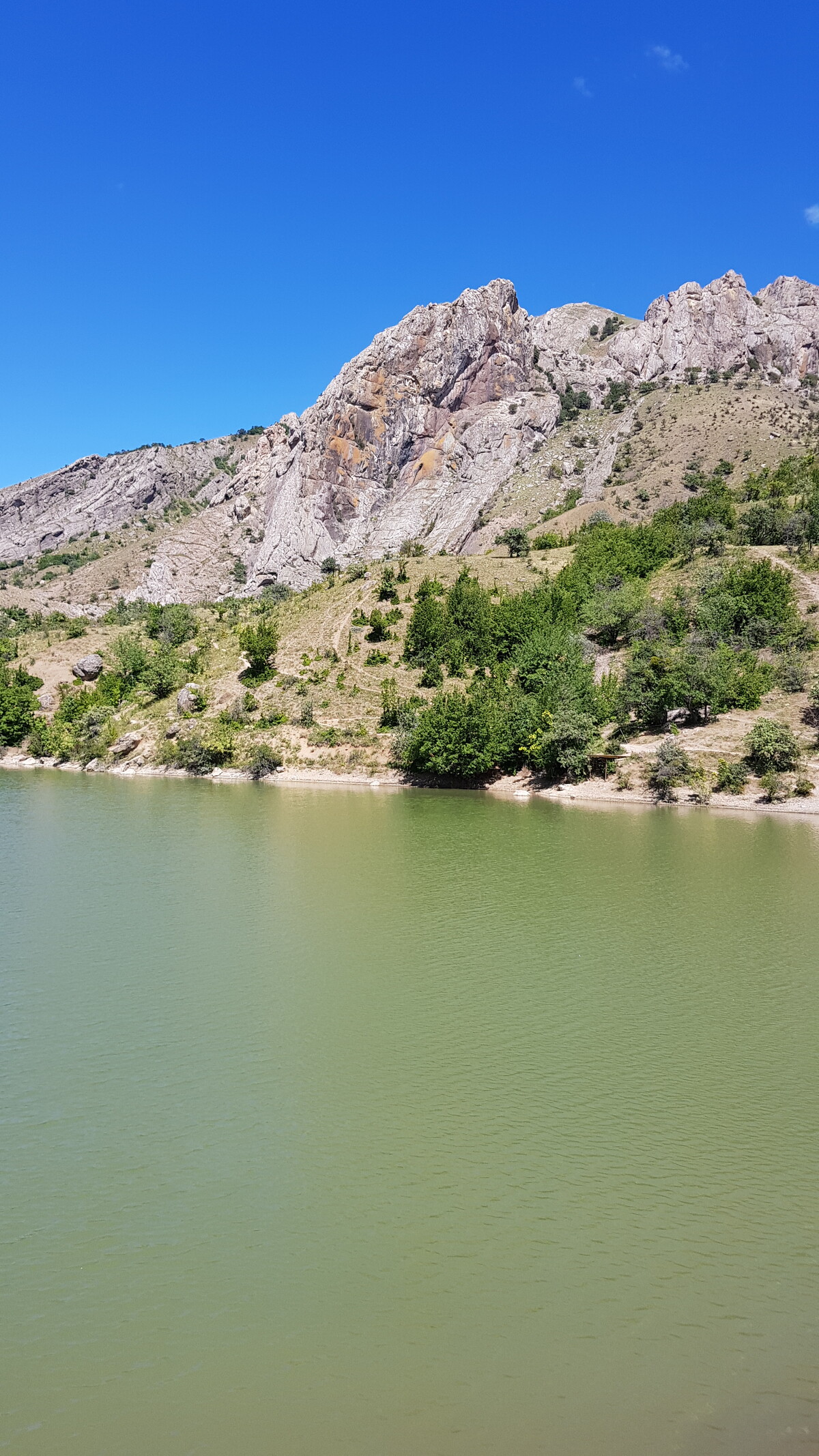 Озеро в Зеленогорье в Крыму