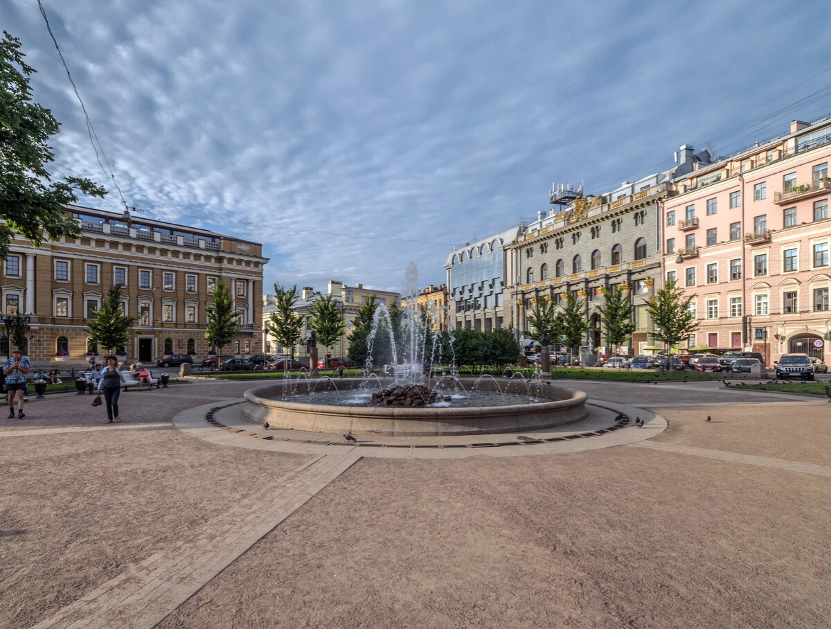 манежная площадь в санкт петербурге