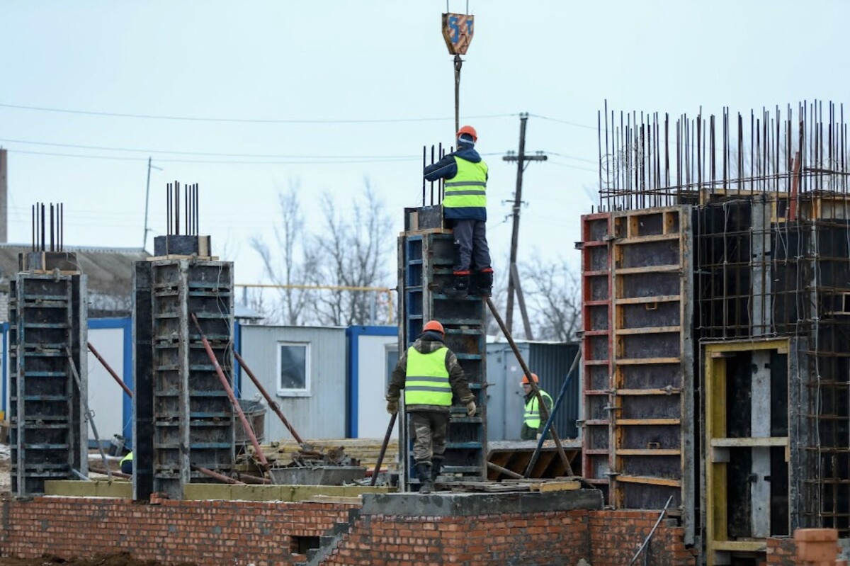 Волгоград вакансия строительства. Строительные компаний волгограда. Волгоград вакансия строительства. Фок г. Самая большая стройка в одиночестве.