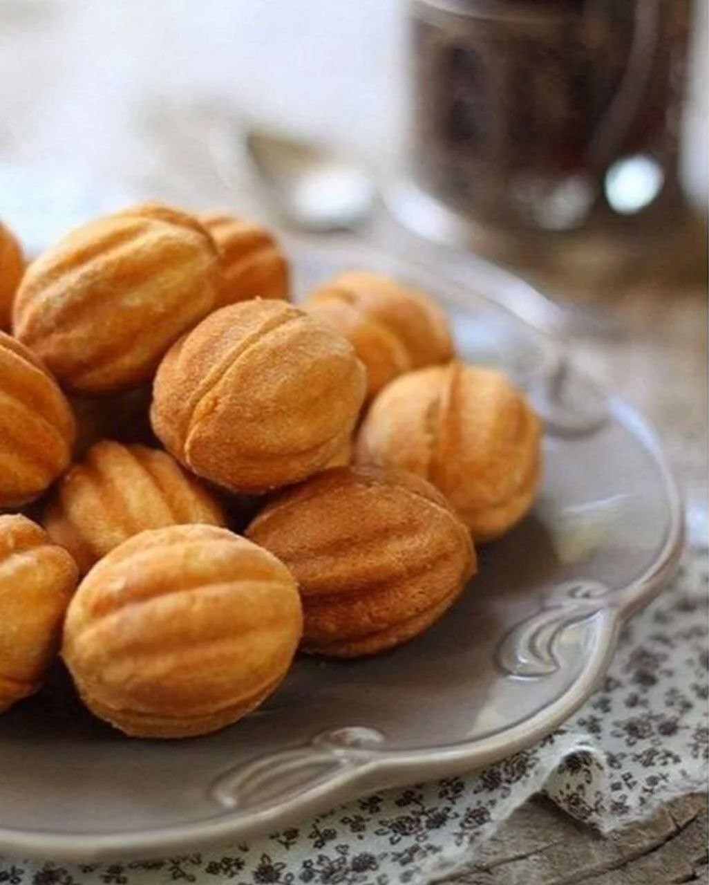 Шарлиз орешки со сгущенкой. Орешки со сгущенкой. Тесто для орешков со сгущенкой. Рецепт печенья орехи с сгущенкой. Орешки со сгущёнкой советский рецепт.