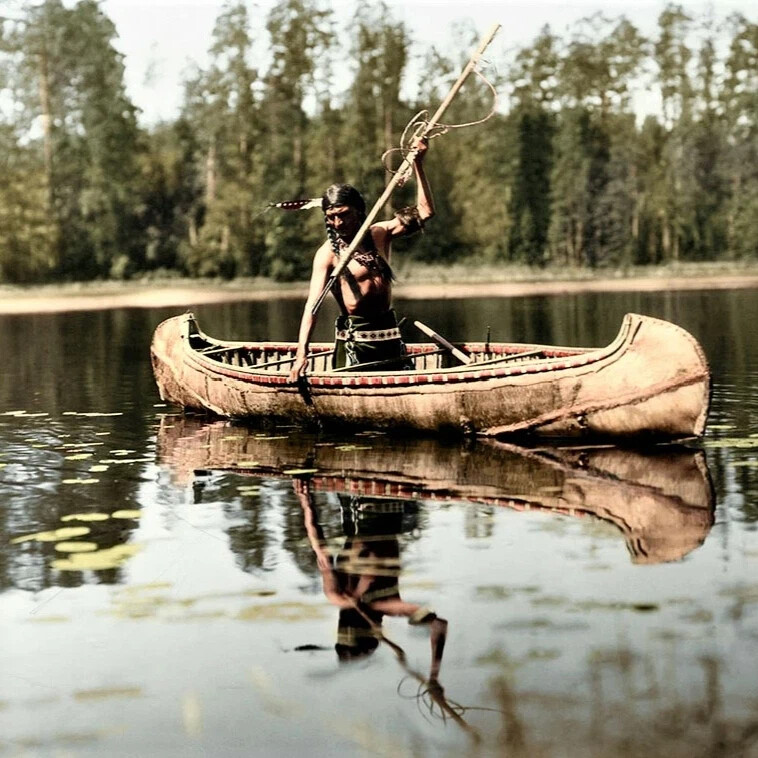 Каноэ индейцев Северной Америки. Каноэ лодка индейцев. Пирога лодка индейцев. Рыбалка в 19 веке.