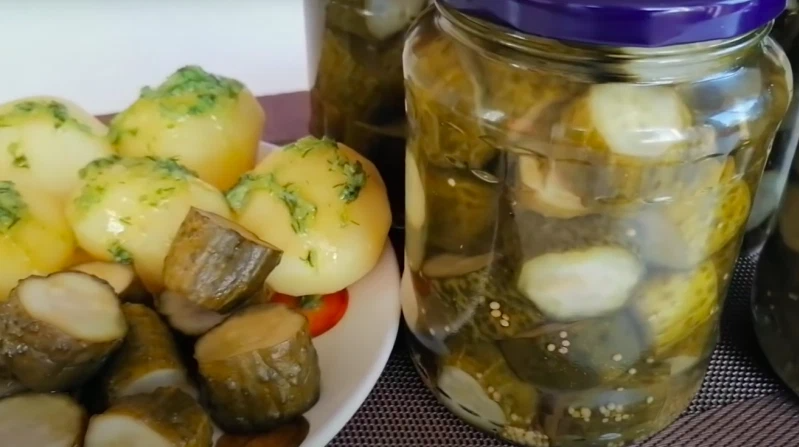 Огурцы по фински на зиму вкусный рецепт. Огурцы по-фински на зиму. Огурчики по фински. Огурчики по фински на зиму. Огурцы финские на зиму