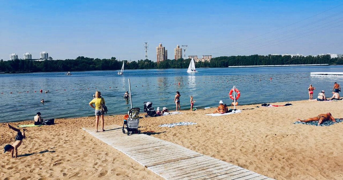 Где можно покупаться в москве. Пляж Динамо Водный стадион. Мещерский пляж в Москве. Серебряный Бор Строгино пляж. Серебряный Бор пляж 3.