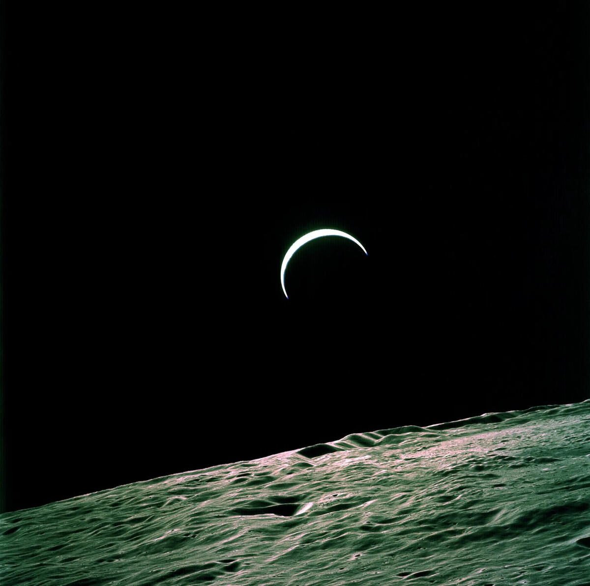 Фото луны на экваторе