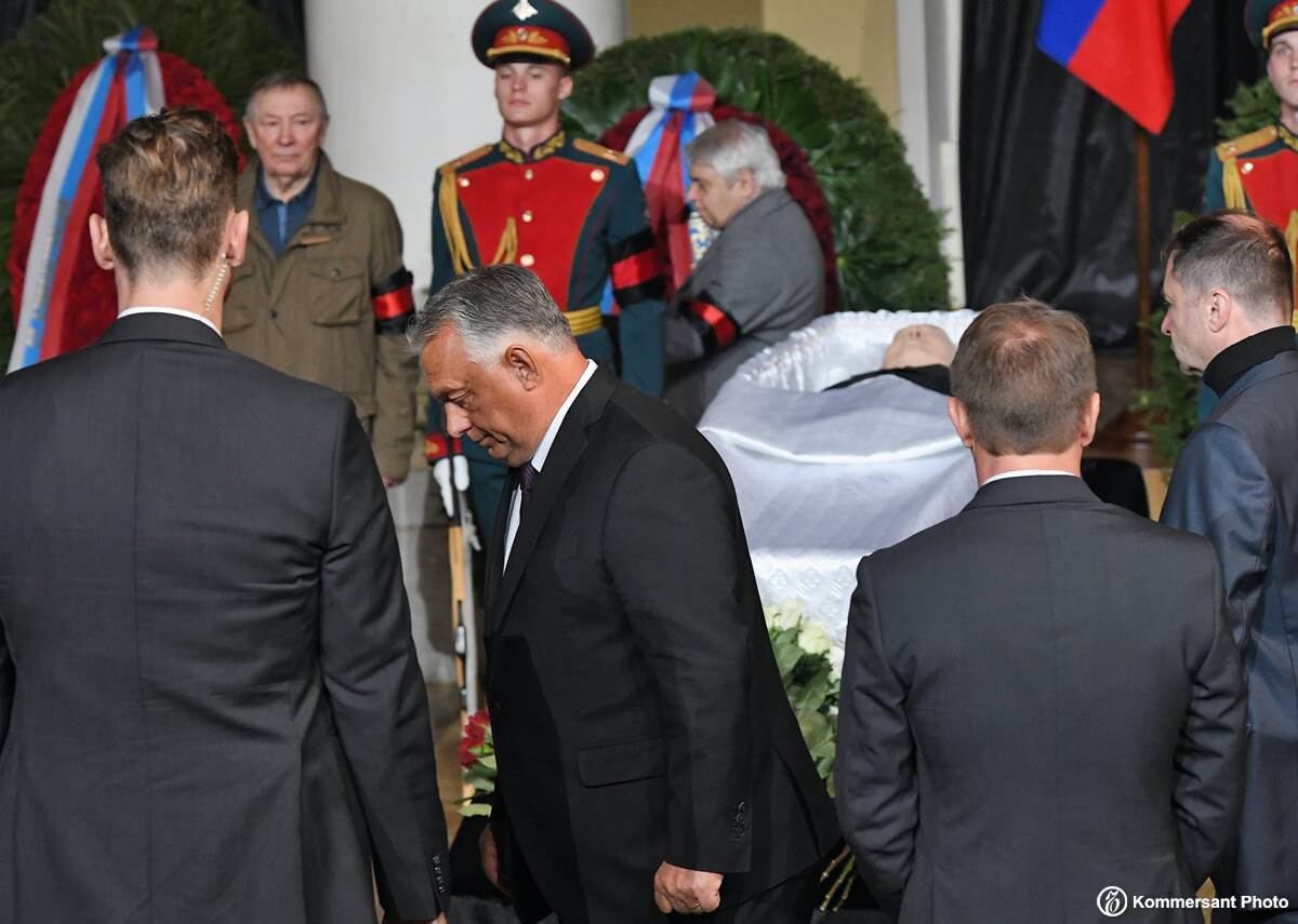 В ответ на пост Церемония прощания с первым президентом СССР Михаилом ...