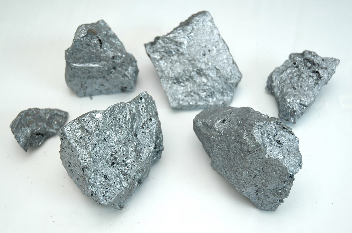 Вольфрам химический элемент. Легкие цветные металлы. Общие понятия о железоуглеродистых сплавах. Сплав меди алюминия и никеля. Цветные металлы.