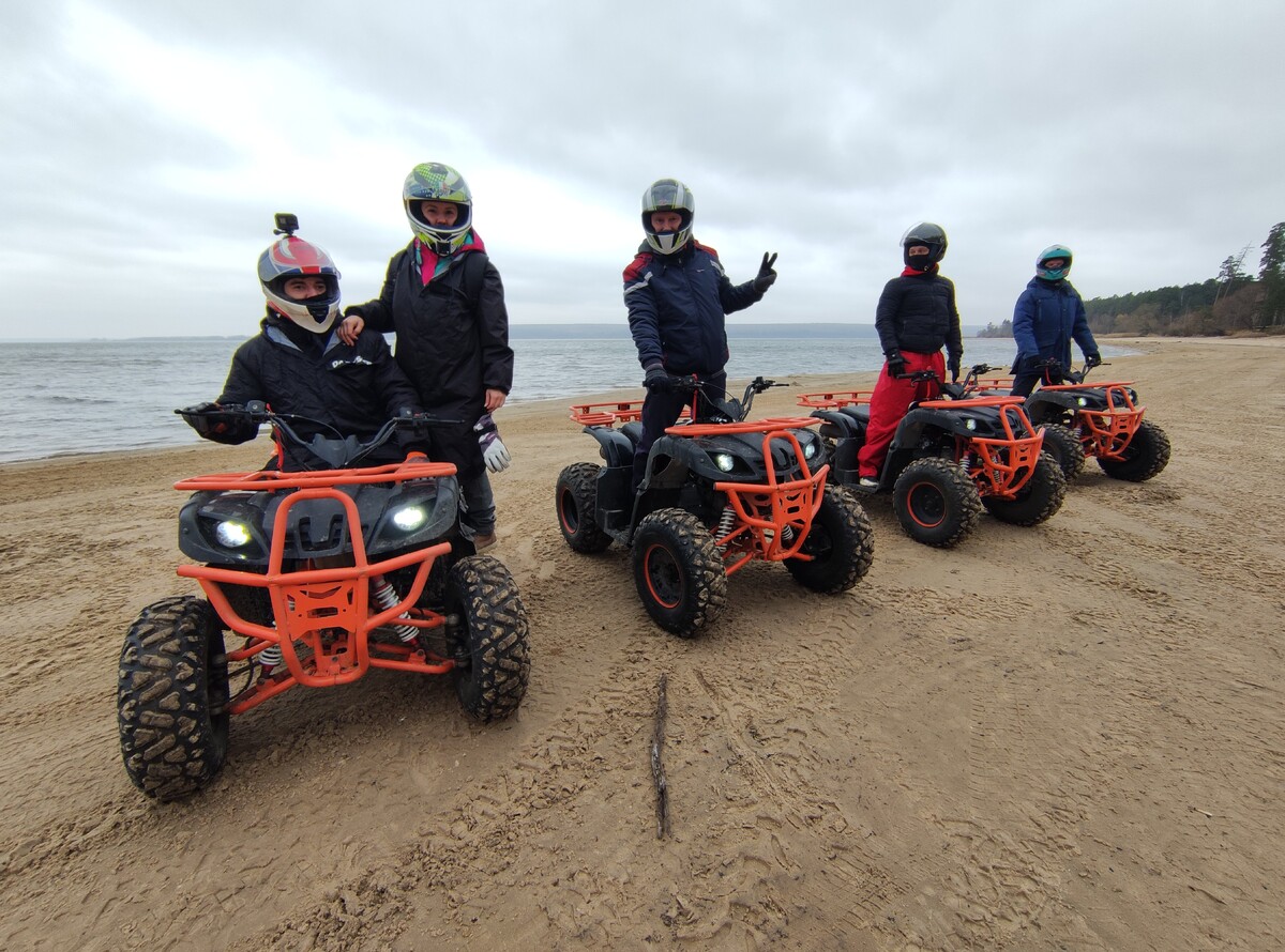 Квест на квадроциклах. Квадро или кантри. Квадро мото. Брп 1250 квадро. Квадро старт.