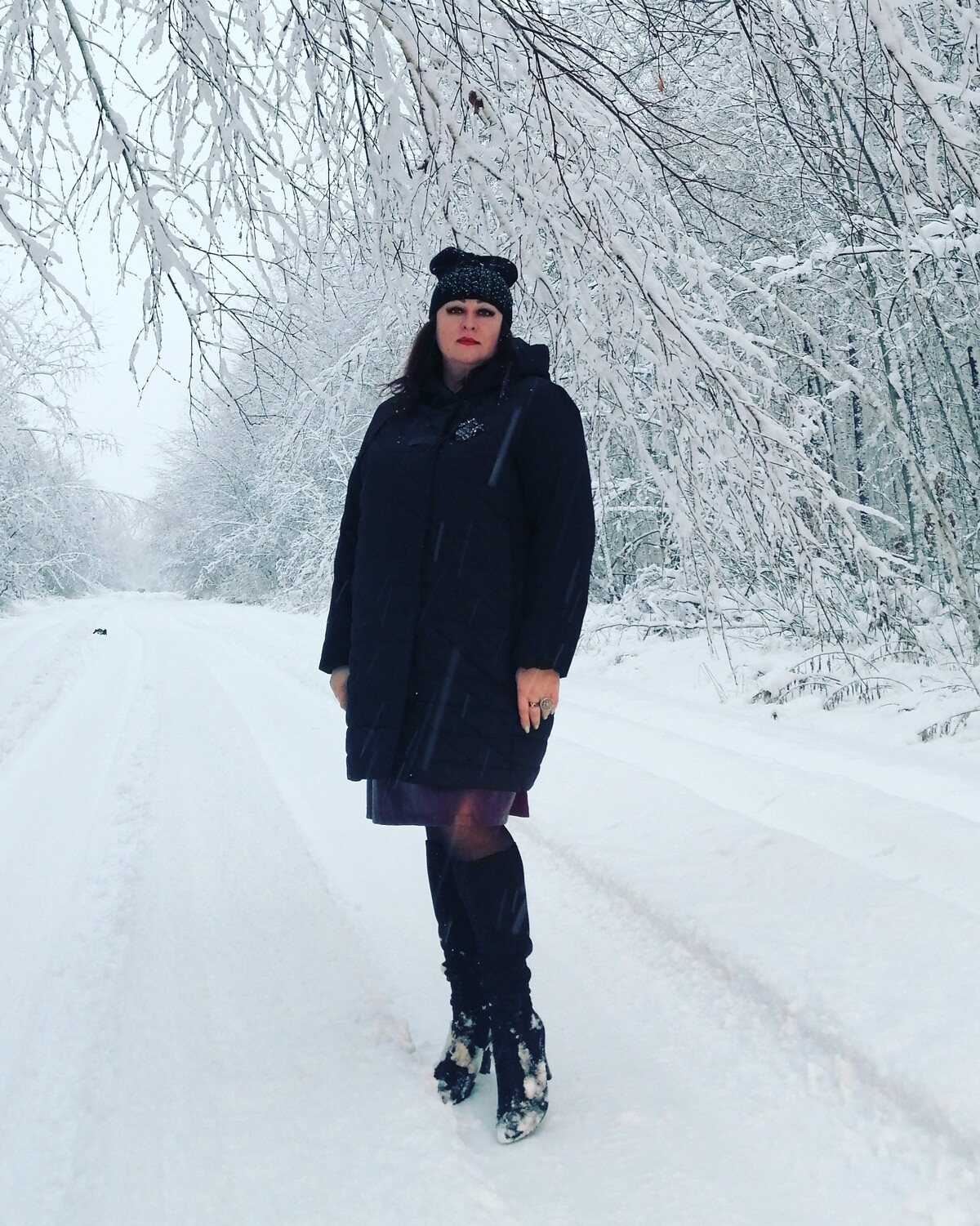 К нам пришла зима, очень очень много снега!!! ❄ ️❄ ️❄ ️❄ ️Красиво, конечно,...