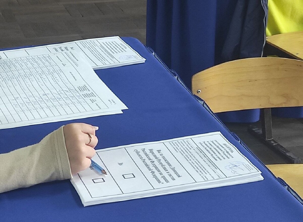 Голосование на референдуме. Избирательный участок рф. Референдум. Баннер референдум 2022 в херсоне. Референдум в днр 2022.