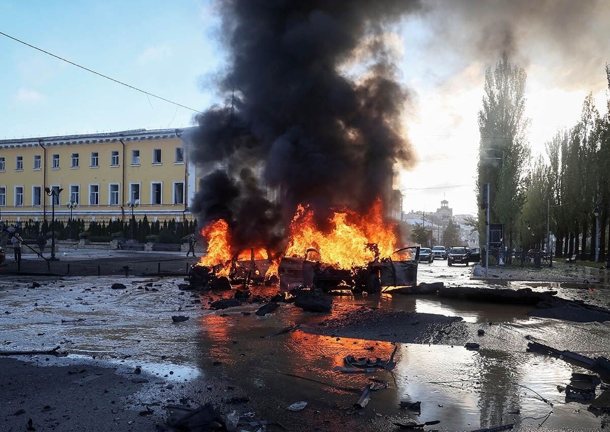 Какие обстрелы сегодня. Город после взрыва. Разрушенные города Украины. Пожар фото. Разбомбленные города Украины.