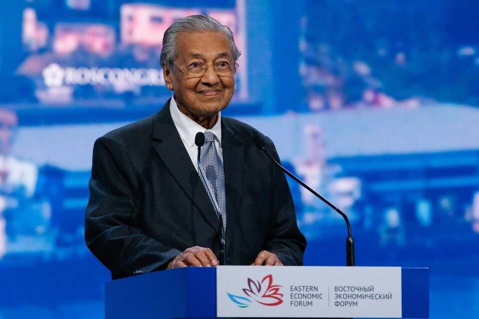 Премьер малайзии. Махатхир Мохамад. Махатхир Мохамад премьер-министр Малайзии (1981-2004; 2018-2020 г.). Мохамад Махатхир 2018 году.