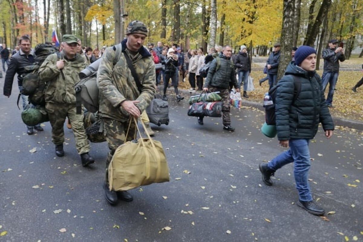 Когда мобилизованных вернут домой последние новости сегодня. Мобилизация в Петербурге. Группы мобилизации. Уклонисты от мобилизации. Уклонисты от мобилизации 2022.