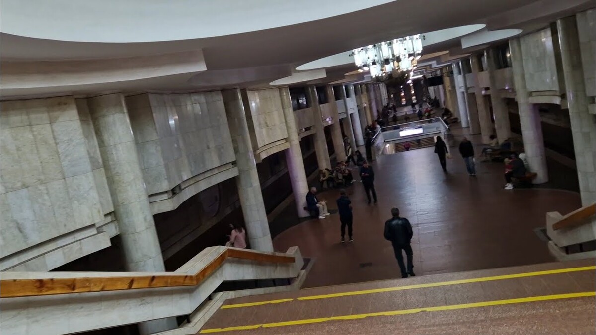Метро харьков. Харьков метрополитен. Метро Харькова. Харьков станции метро. Харьков метро поезд.