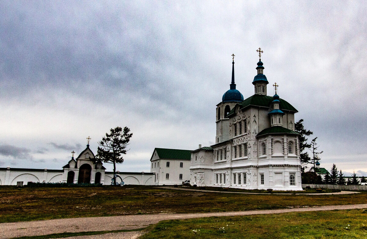 Посольский город