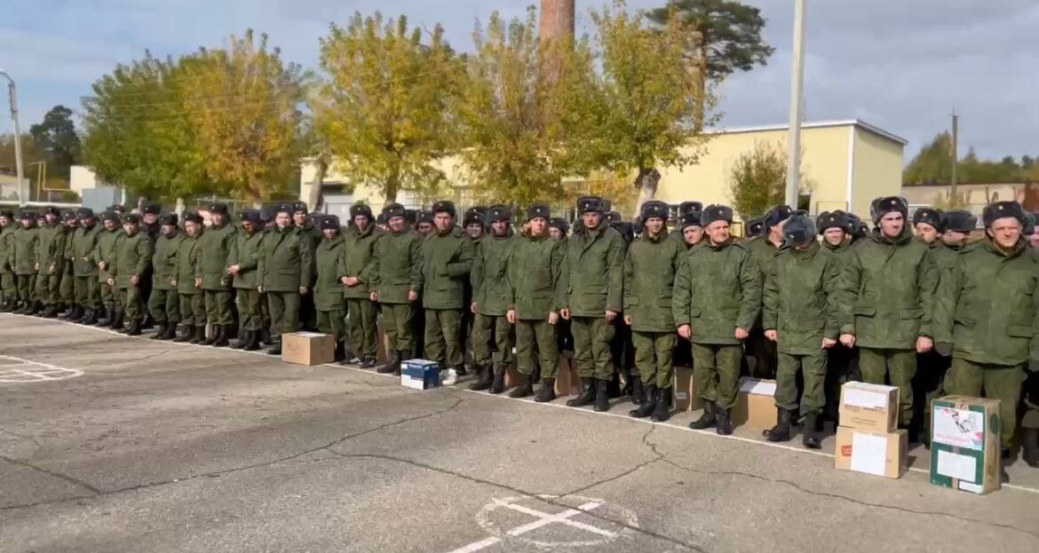 Командир орел. Мобилизация в Орловской области 01.10.2022. Учебка в Коврове мобилизованные. Мобилизованные в Орле. Из Рязанской учебки мобилизованные.