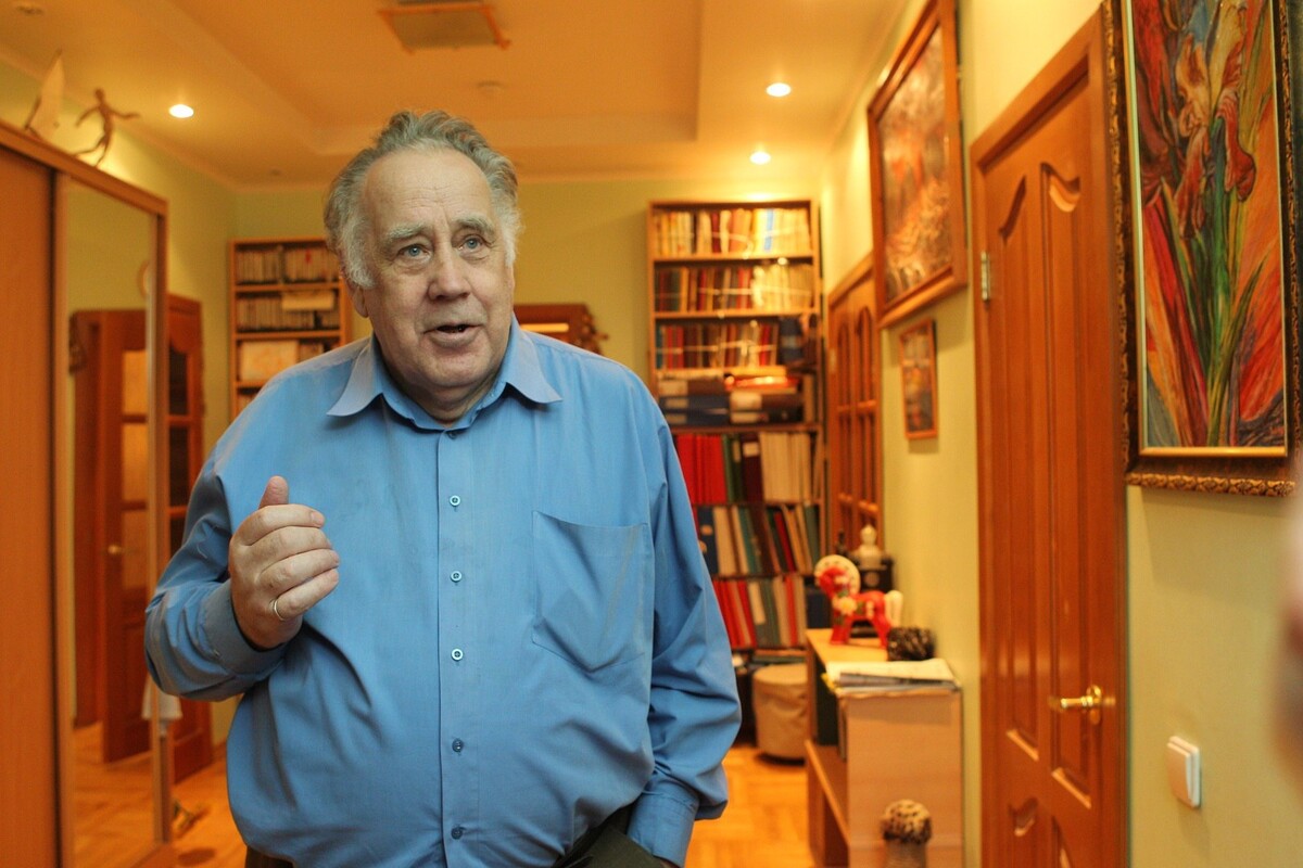 Крапивин владислав петрович. Крапивин владислав петрович. Владислав петрович крапивин писатель. Владислав петрович крапивин писатель. Владислав крапивин писатель.