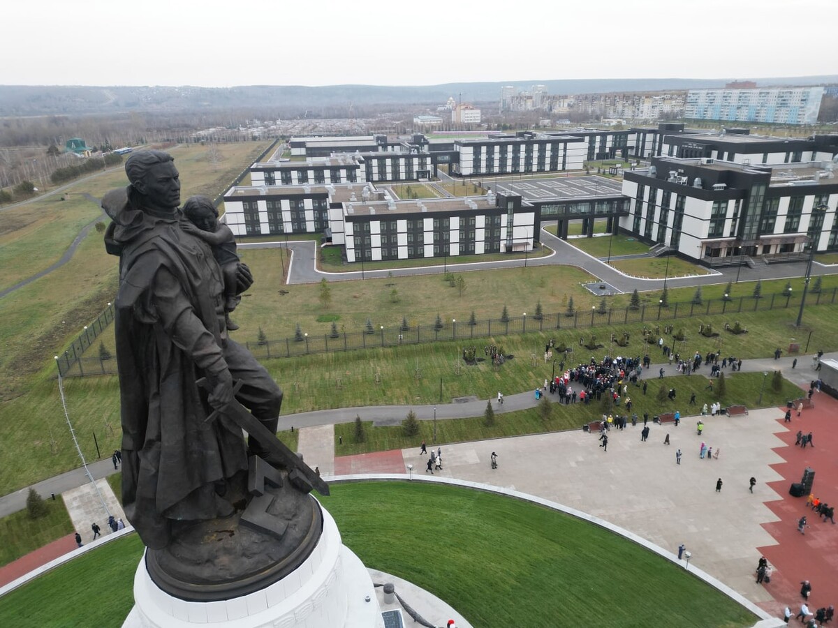 памятник солдату в германии