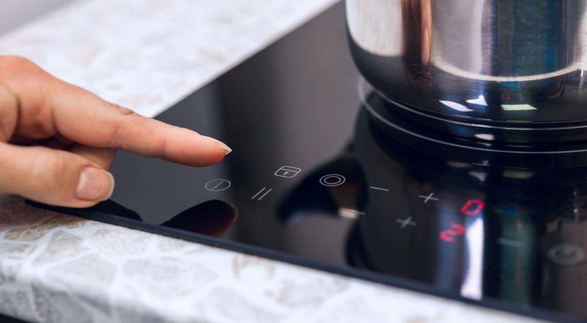 Индукционная или электрическая в чем разница. Electrolux Induction. Индукционная плита принцип работы