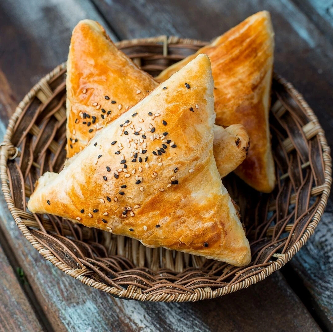 Delicious Qutab and Kok-samsa with different fillings