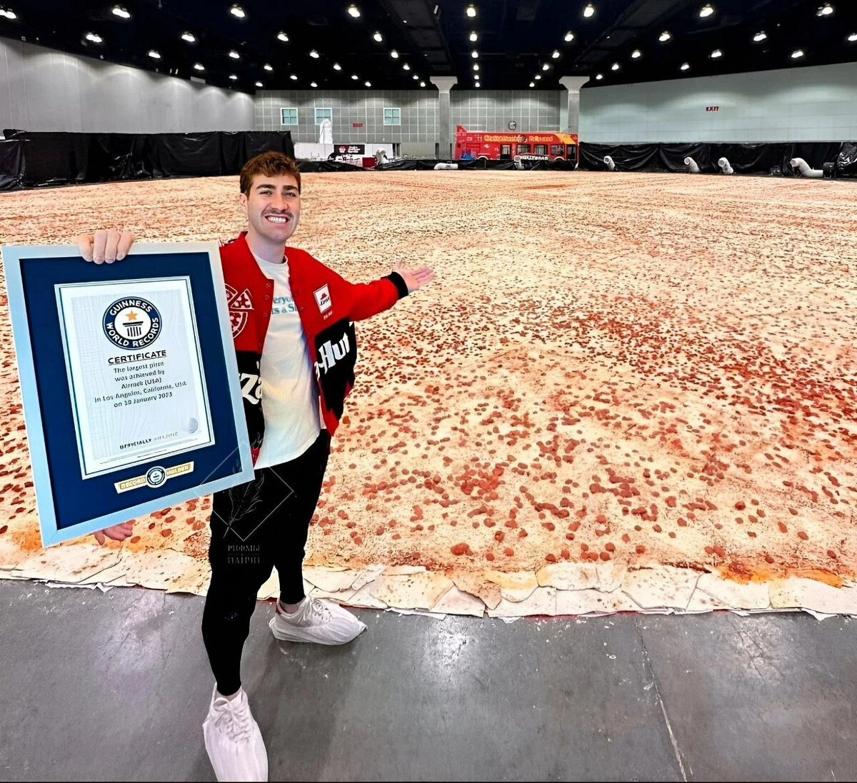 Самая большая кровать в мире рекорд