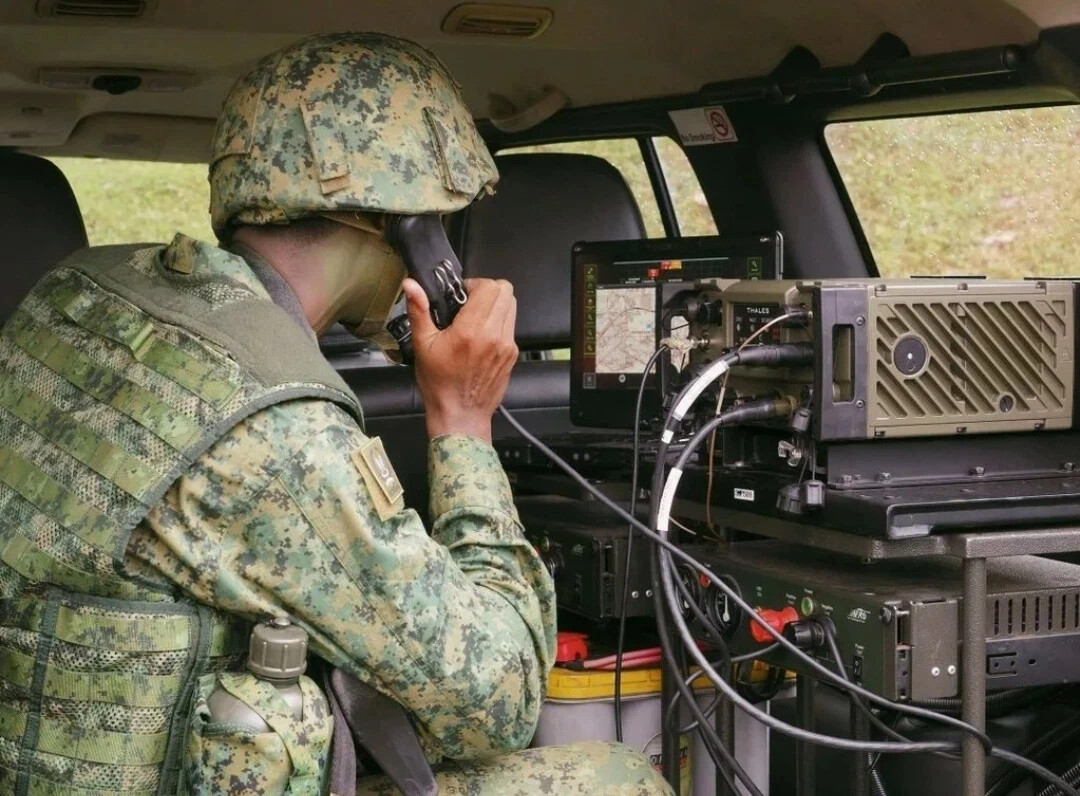 Военные сайты военной связи. Радиостанция VTR-3020 Военная радиосвязь. Рация армейская 2022. Армейская рация НАТО. Рация азарт р187п1.