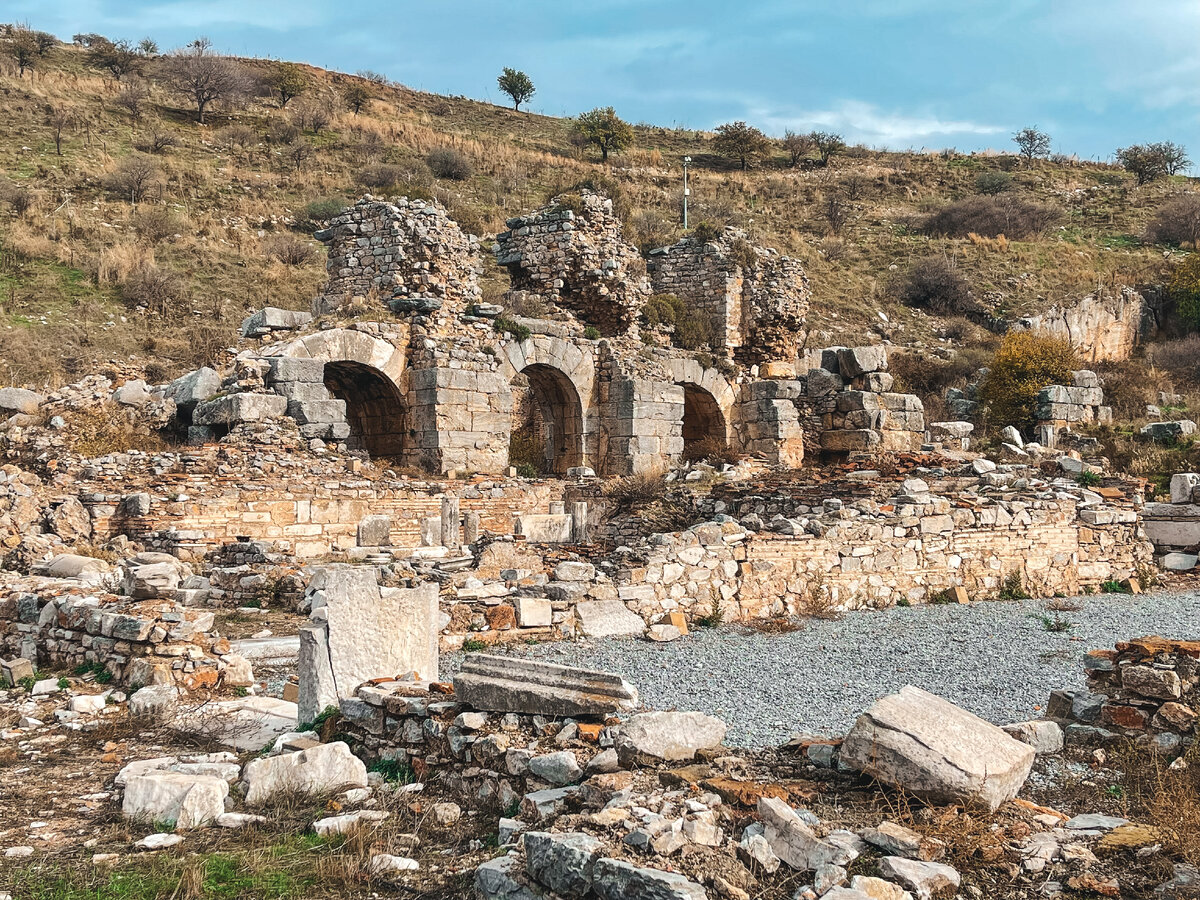 Фото автора 2. Древние бани Вария