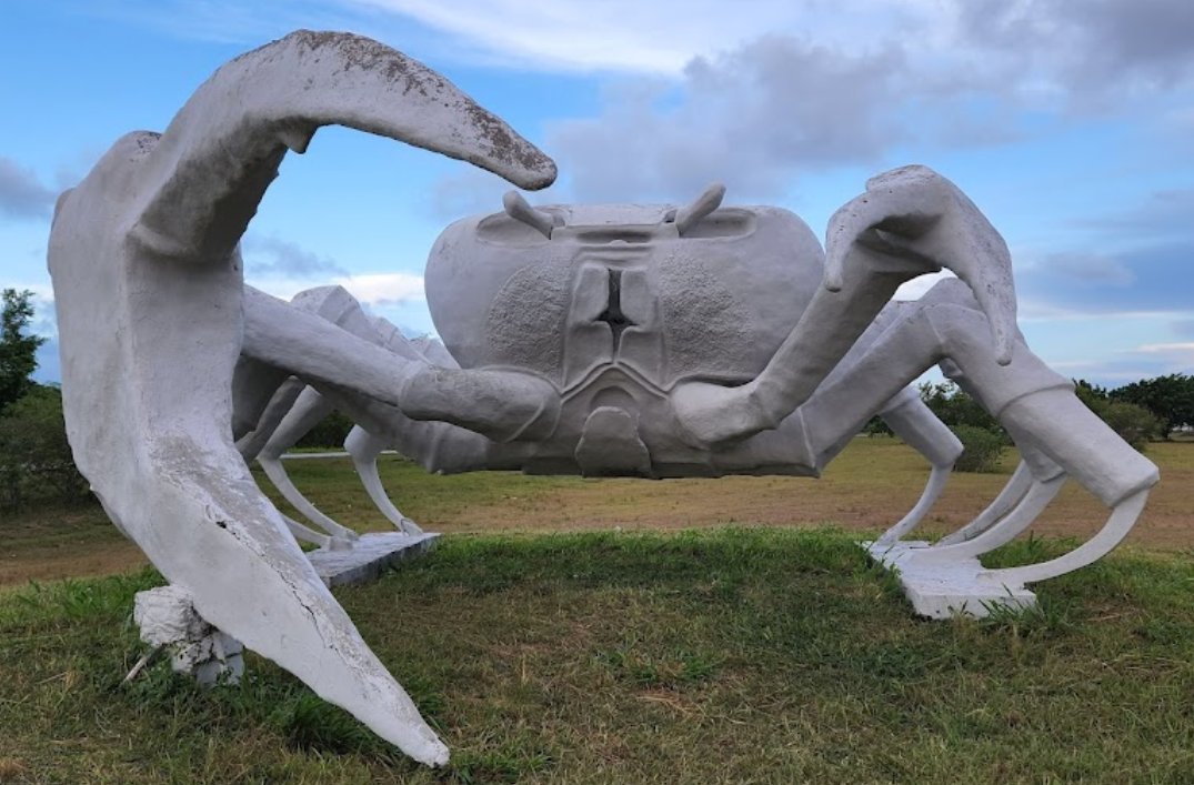 Краб на въезде в город Карденас, Куба