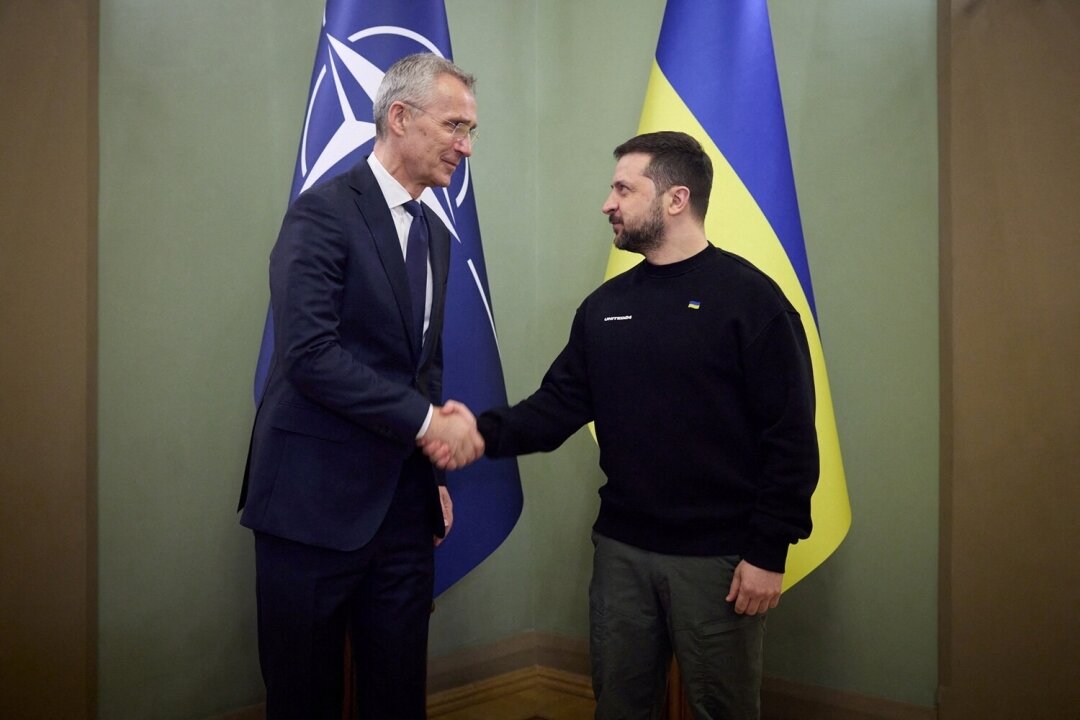    Столтенберг заявил, что Зеленский примет участие в саммите альянса в Вильнюсе