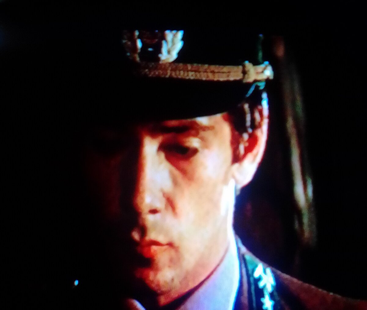 Игорь Елисеев в роли Коломийцева.