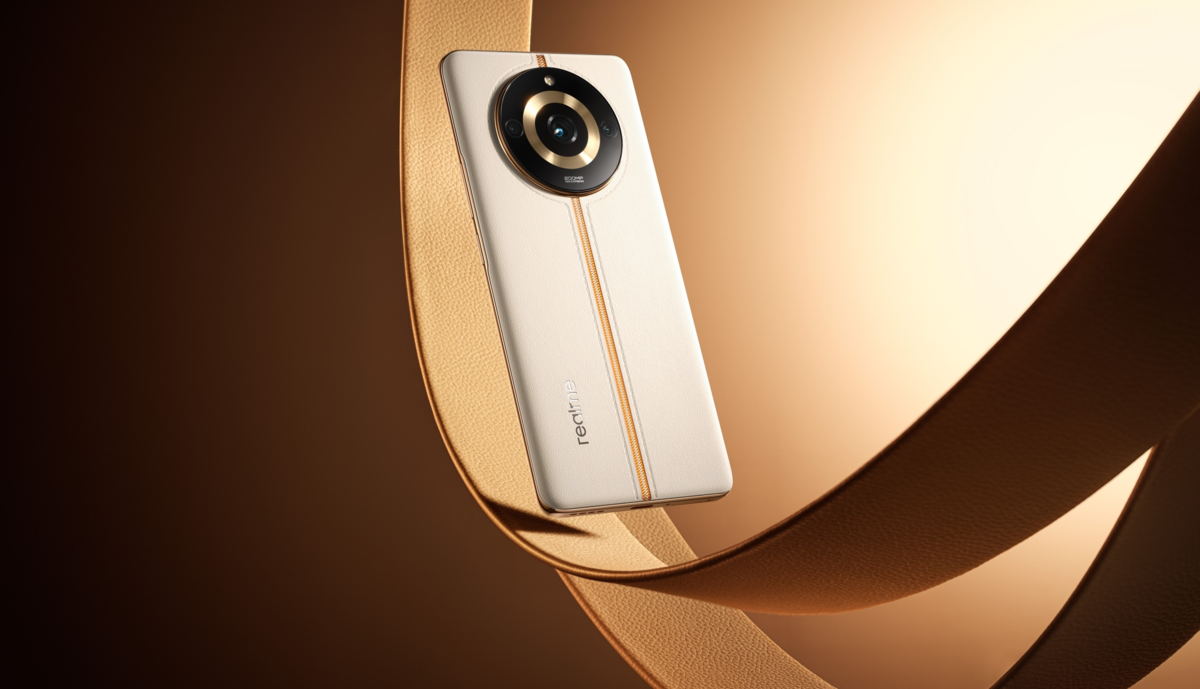 realme 11 Pro+ в бежевом цвете