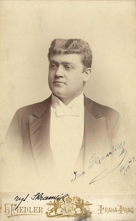 Фотопортрет (Источник - Википедия)