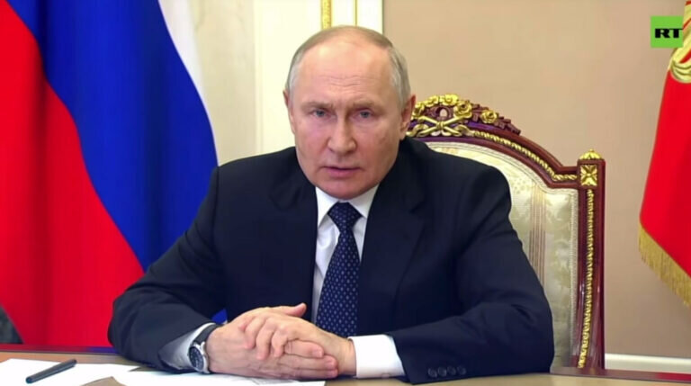    Владимир Путин подписал закон о повышении на 5 лет предельного возраста пребывания в запасе Кристина Просвиркина