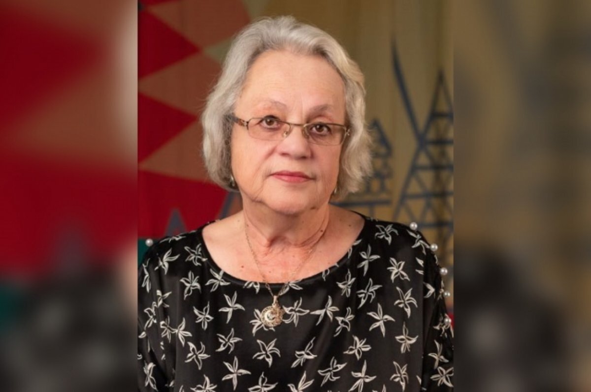    Главную художницу Мурманского областного театра кукол наградили медалью