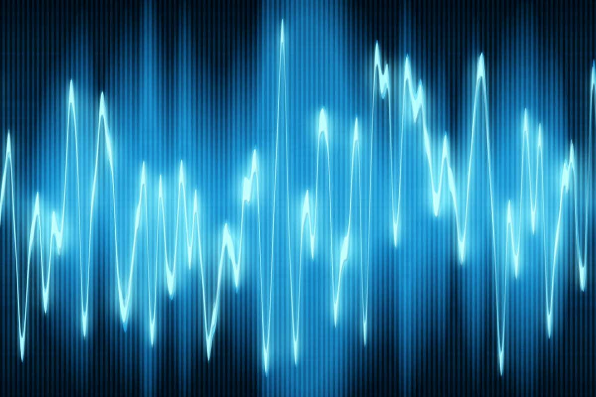 Звуковые помехи. Звуковая волна. Звуковые волны фон. Музыкальная волна. Шум фон.