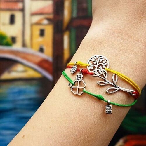 Дерево - это символ жизни, в котором заключена модель мироздания