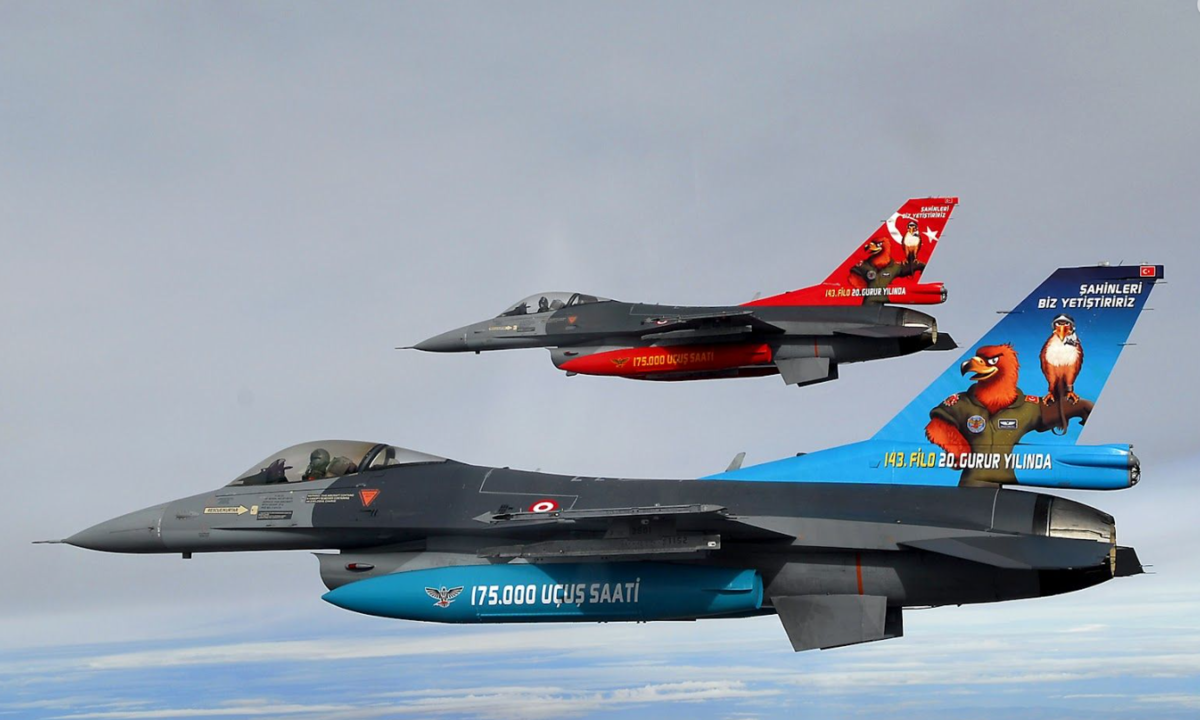 Какие ф. F 16 Falcon. F16 истребитель ВВС Турции. F-16 ВВС Турции. Ф 16 истребитель