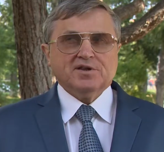 Олег Смолин
