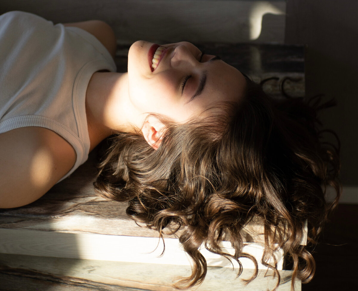 Меня зовут Камилла, я астролог, который помогает навести в жизни порядок, раскрывая ценности. Ко мне обращаются с запросами на раскрытие личности, проявленности и восстановления фонового ощущения счастья. Я помогаю разобраться с реализацией, найти ключи к своим деньгам и получать от них удовольствие⚡️