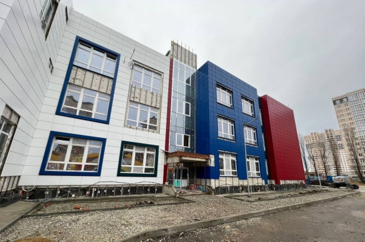    В Краснодаре в районе Западного Обхода достроили школу на 1550 учеников
