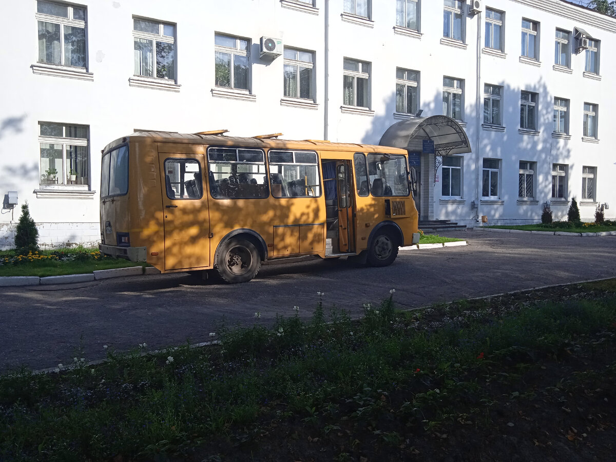 Этот «ПАЗик» повезёт участников и гостей фестиваля. Фото автора, 29 июля 2023г.