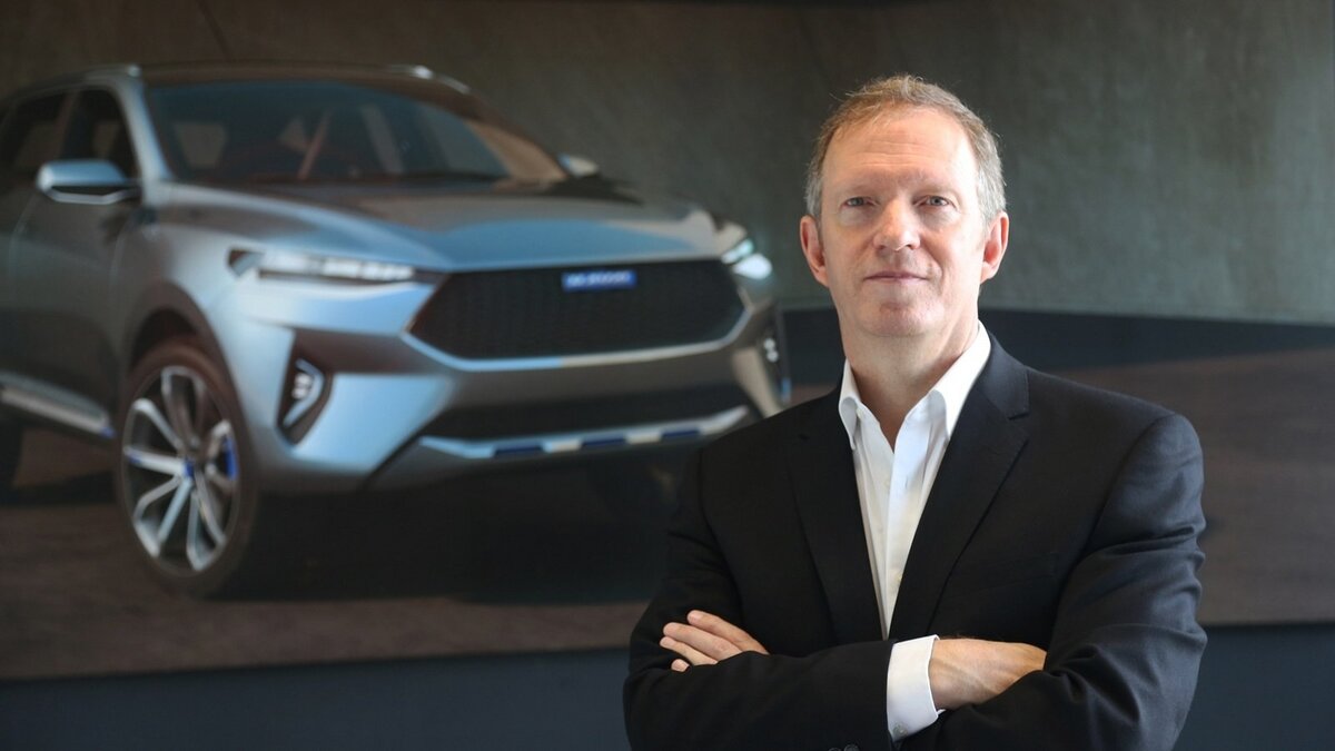 1. Фото Фила Симмонса- шеф-дизайнер Haval