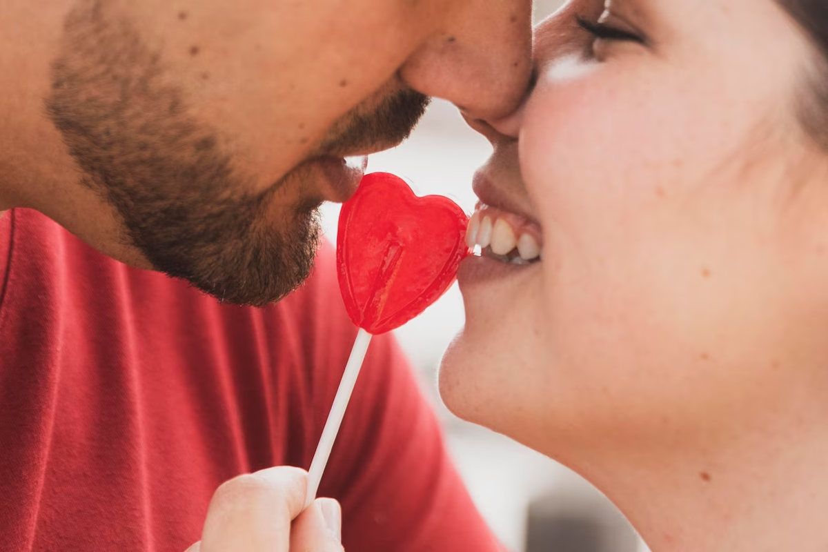 Как целоваться, чтобы девушке понравилось?
