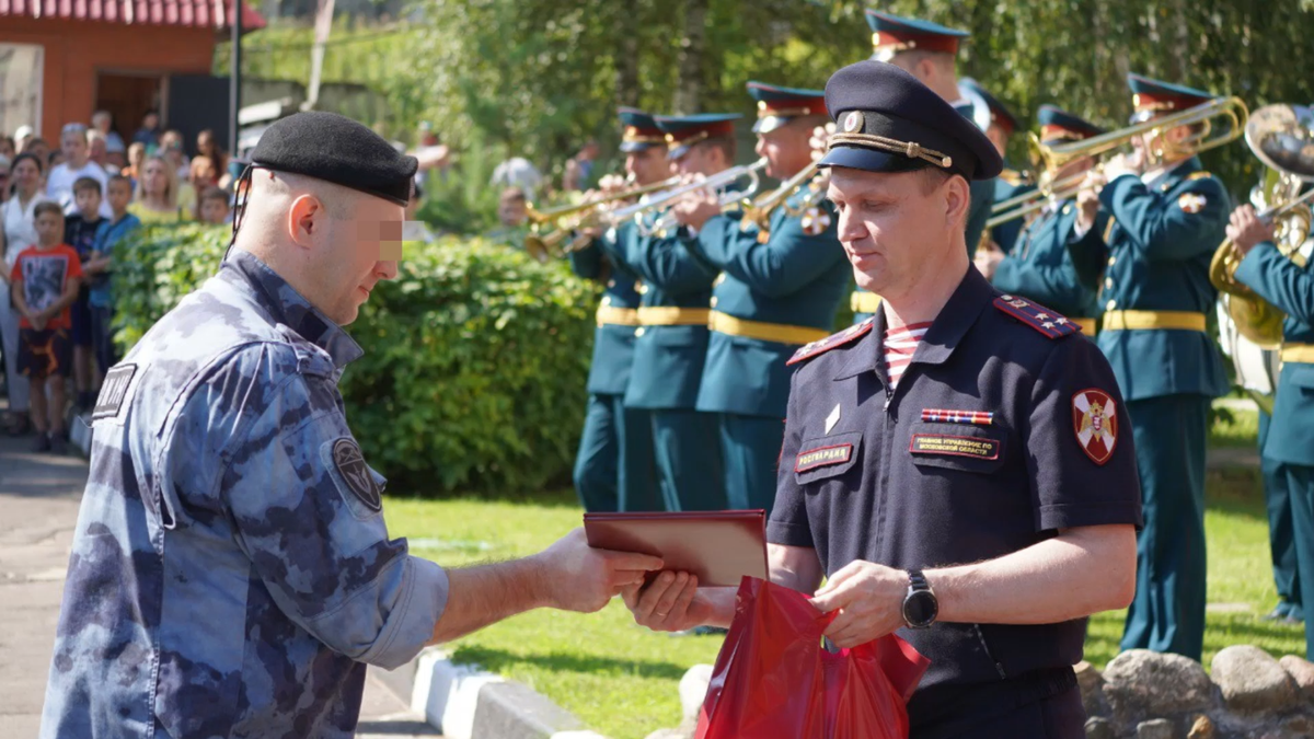 Задачи омона. ОМОН. Сотрудник ОМОН. Подполковник Росгвардии. Росгвардия отряд Арсенал.